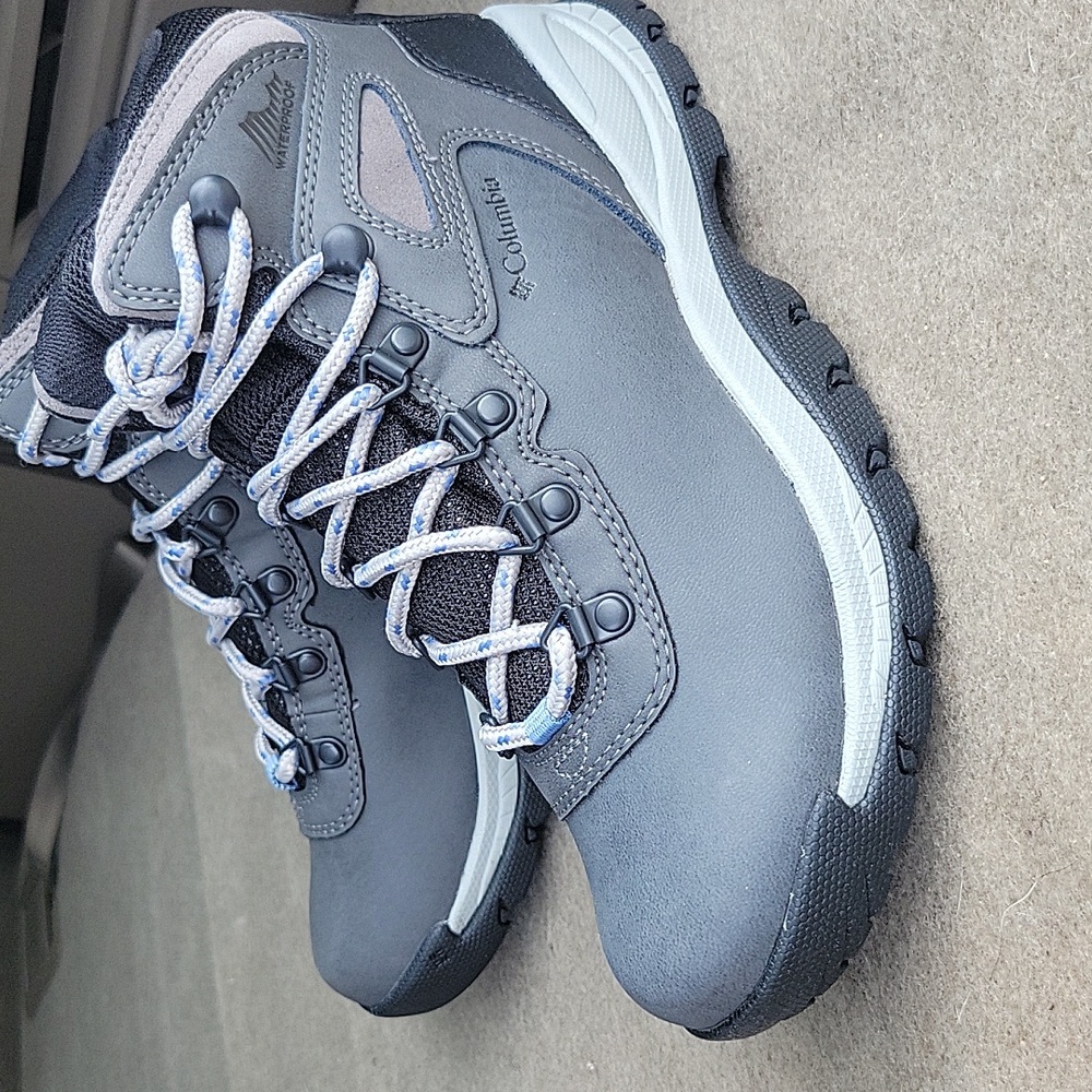 Womens Size 8 Columbia Boots